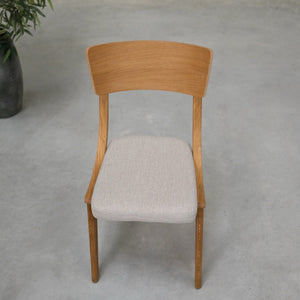 Set van 2 of 4 Lucas-eetkamerstoelen van massief eikenhout, met grijze of beige bekleding | NordicStory