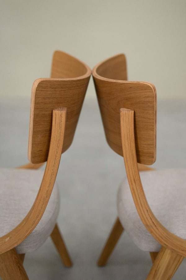Set van 2 of 4 Lucas-eetkamerstoelen van massief eikenhout, met grijze of beige bekleding | NordicStory