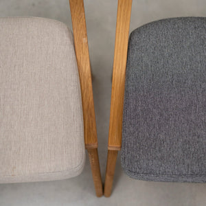 Set van 2 of 4 Lucas-eetkamerstoelen van massief eikenhout, met grijze of beige bekleding | NordicStory