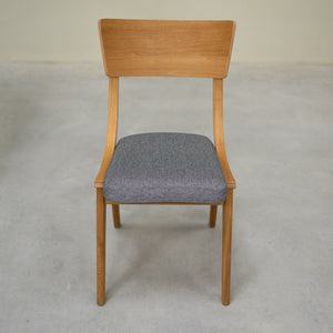 Set van 2 of 4 Lucas-eetkamerstoelen van massief eikenhout, met grijze of beige bekleding | NordicStory