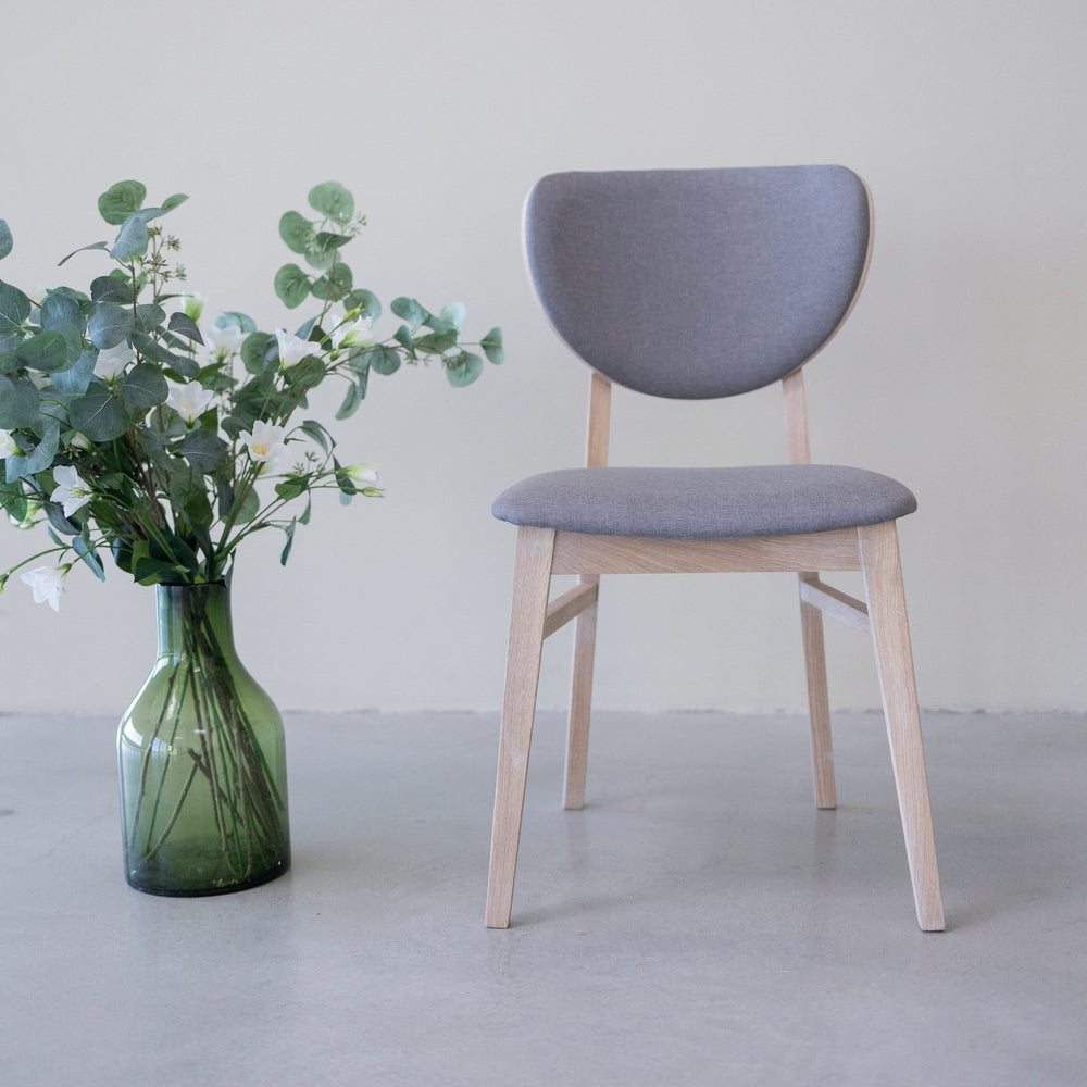 Pack de 2 o 4 Sillas de Comedor Nova, Estructura de Madera Maciza de Roble Blanqueado | NordicStory