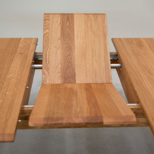 Mesa de comedor extensible de madera maciza roble Geneva | NordicStory