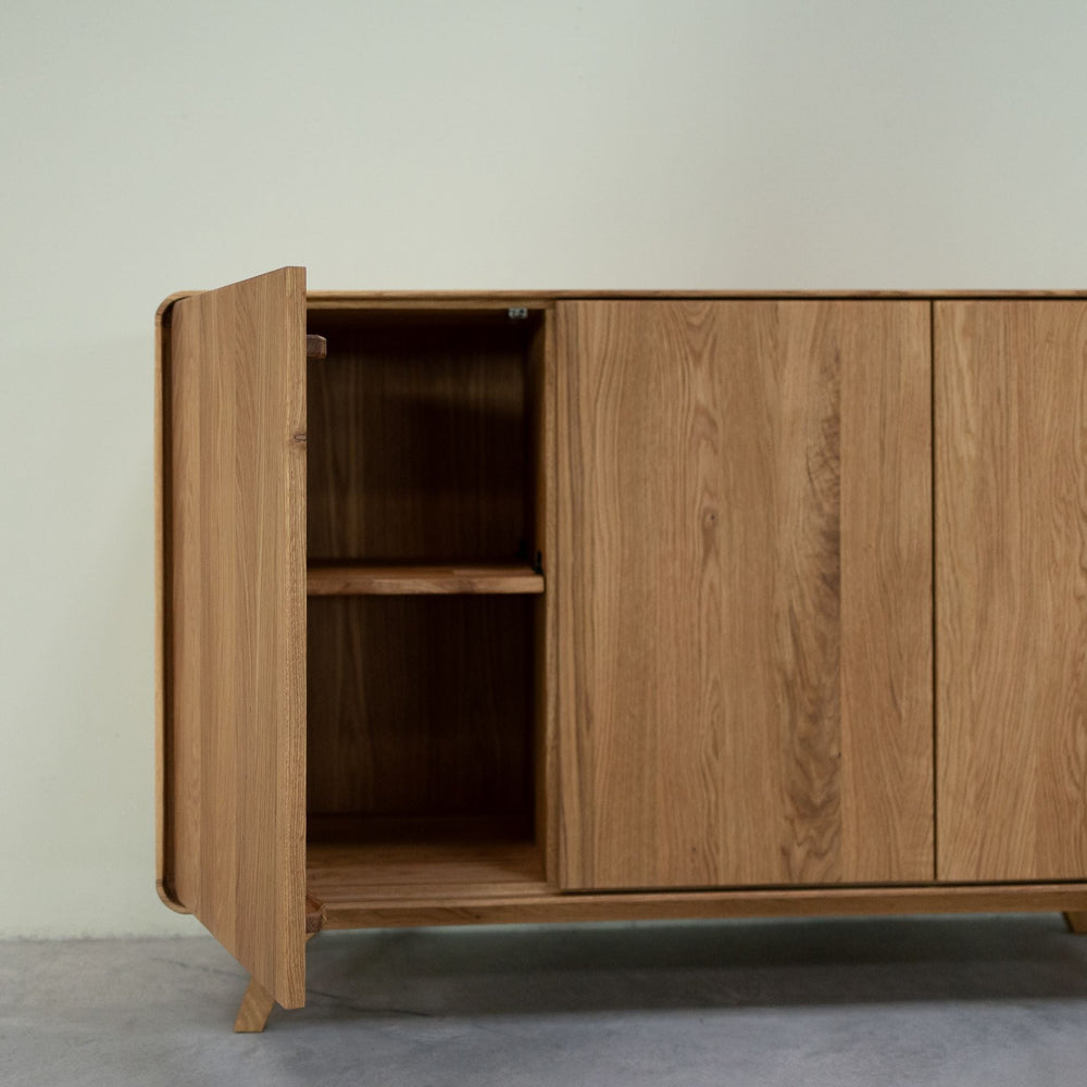 Geneva 2 solid oak sideboard | NordicStory