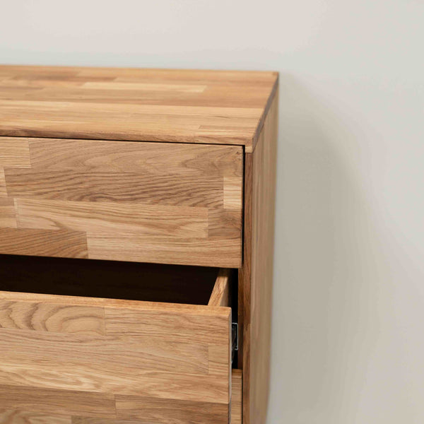 Cómoda de madera maciza de roble Escandi 1, 80 x 45 x 84,5 cm. | NordicStory