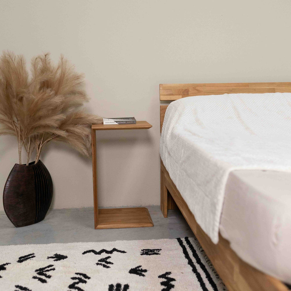 Mesa lateral auxiliar de madera maciza de roble Sono 2, 38 x 35 x 60 cm. | NordicStory