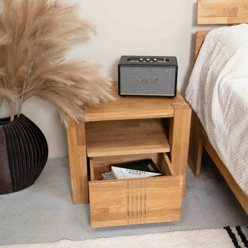 Mesita de noche de madera maciza de roble Valencia, 52,8 x 40 x 45 cm. | NordicStory