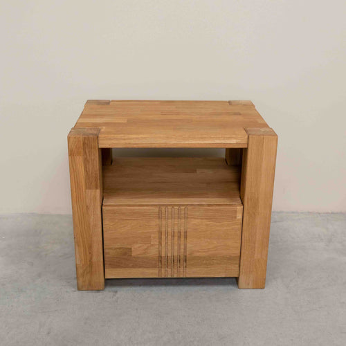 Mesita de noche de madera maciza de roble Valencia, 52,8 x 40 x 45 cm. | NordicStory