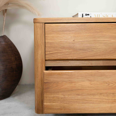 Mesa de noche de madera maciza de roble Elsa, 56,5 x 44 x 47 cm. | NordicStory