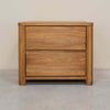 Mesa de noche de madera maciza de roble Elsa, 56,5 x 44 x 47 cm. | NordicStory