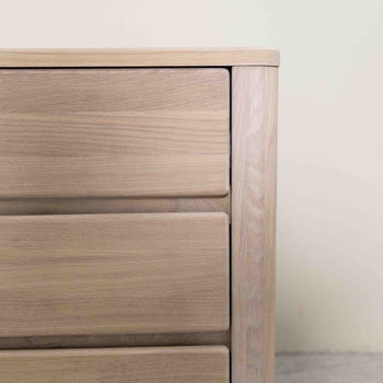 Mesita de madera maciza roble Elsa 30, 56,4 x 44 x 55 cm. | NordicStory