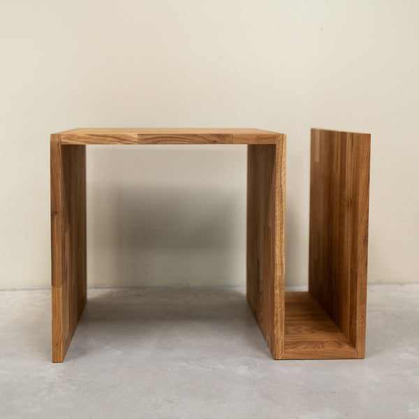Mesa auxiliar de madera maciza de roble Sofi, 44 x 44 x 62 cm. | NordicStory