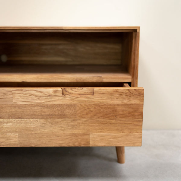 Mueble de TV de madera maciza de roble Escandi 2 Roble.Store NordicStory
