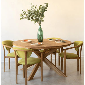 Mesa de comedor redonda y extensible de madera maciza de roble Holger | NordicStory