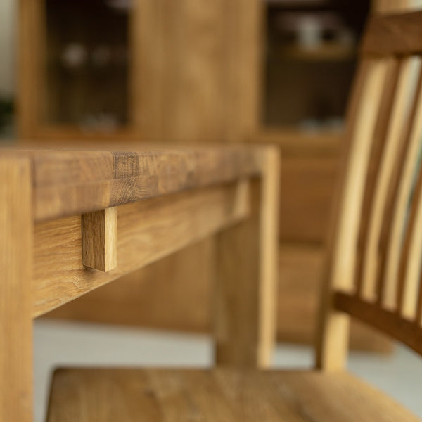 Mesa extensible de comedor de madera maciza de roble sostenible