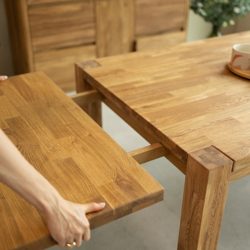 Mesa extensible de comedor de madera maciza de roble sostenible