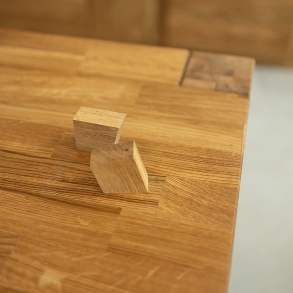 Mesa extensible de comedor de madera maciza de roble sostenible