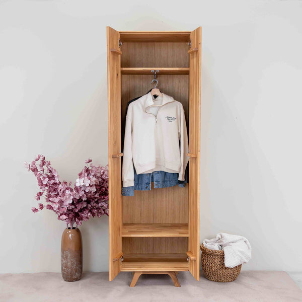 NordicStory Armario de 2 puertas de madera maciza roble Geneva, 60 x 45 x 200 cm.