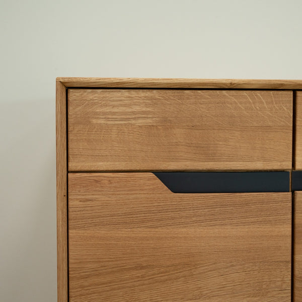 NordicStory Aparador de madera maciza roble Bremen 2, 135 x 42 x 90 cm.