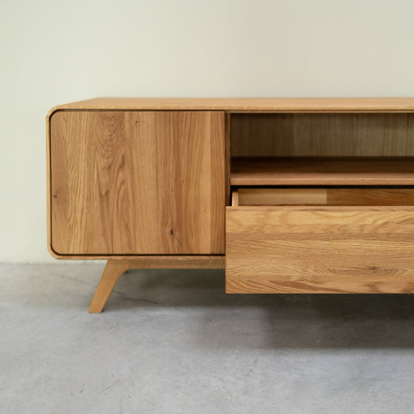NordicStory Mueble de TV de madera maciza roble Geneva 1, 160 x45 x 55 cm.