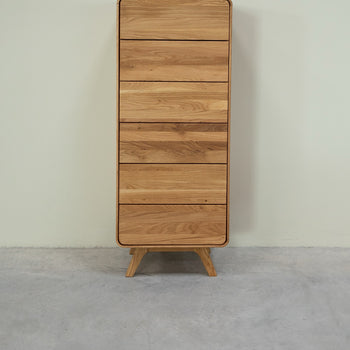 NordicStory Comoda de madera maciza roble Geneva 1, 50 x 42 x 126 cm.