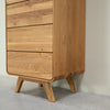 NordicStory Comoda de madera maciza roble Geneva 1, 50 x 42 x 126 cm.