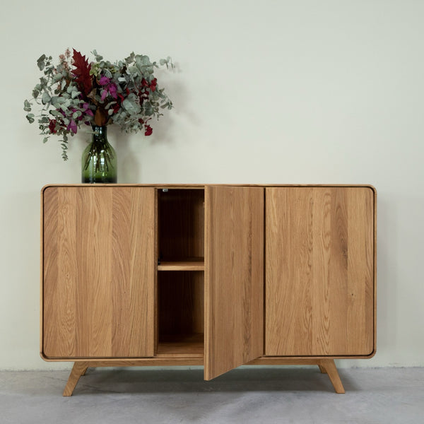 NordicStory Aparador de madera maciza roble Geneva 2, 134 x 45 x 86 cm.