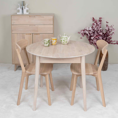 NordicStory Conjunto mesa de madera maciza Escandi 3 y dos sillas ISKU