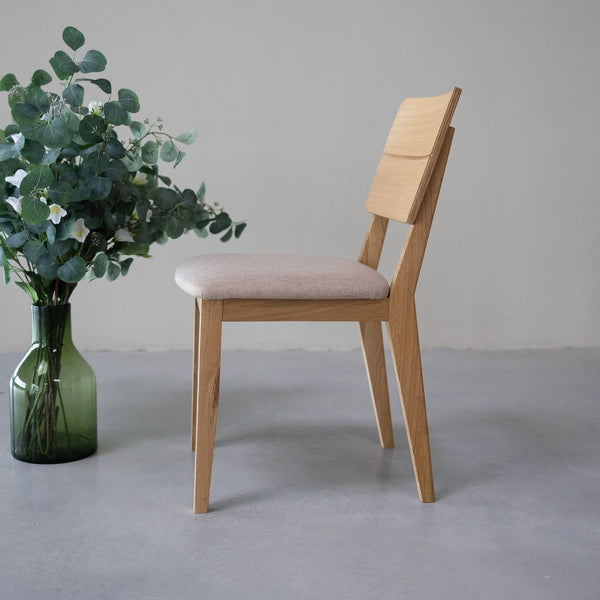NordicStory Pack de Sillas de comedor de madera maciza de roble tapizado de la colección Mauritz Mueble en color beige nórdico con un diseño moderno Roble.Store