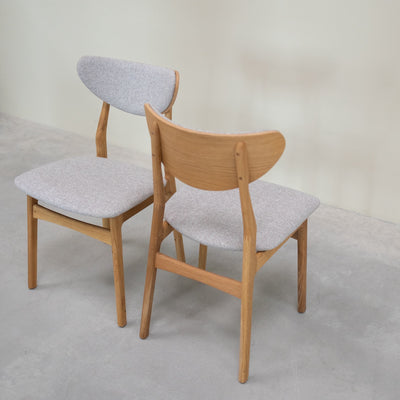 VESKOR Pack de 2 o 4 Sillas de Comedor de Madera Maciza de Roble Maxwell, tapizado en Gris