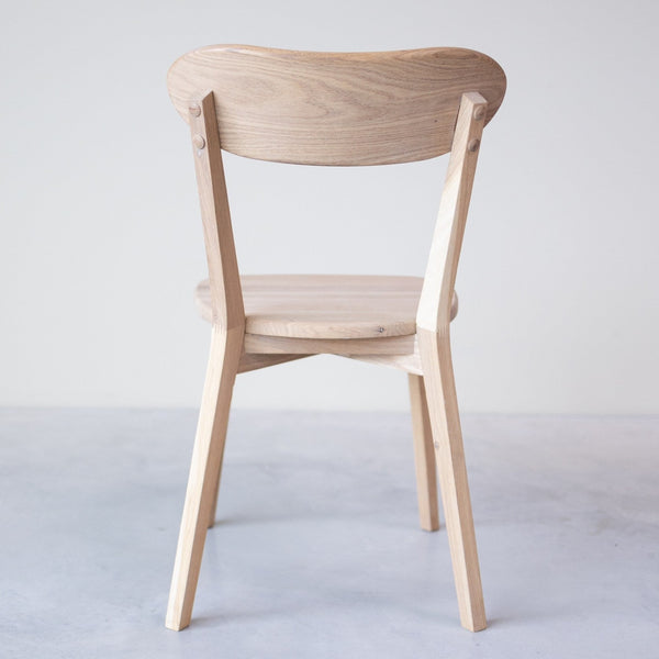 NordicStory Conjunto mesa de madera maciza Escandi 3 y dos sillas ISKU