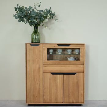 NordicStory Vitrina de madera maciza roble Bremen 3, 124 x 38 x 134 cm.