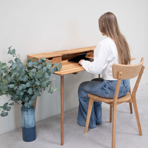 Mesa escritorio de madera maciza de roble Ana, 120 x 65 x 84,5 cm. | NordicStory