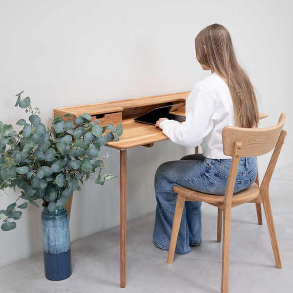 Mesa escritorio de madera maciza de roble Ana, 120 x 65 x 84,5 cm. | NordicStory