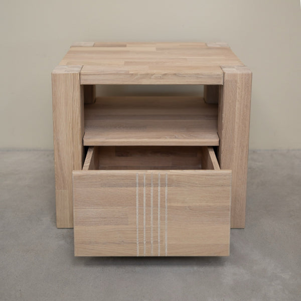 Mesita de noche de madera maciza de roble Valencia | NordicStory