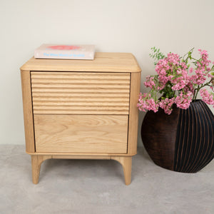 Oxford 2 solid oak bedside table | NordicStory