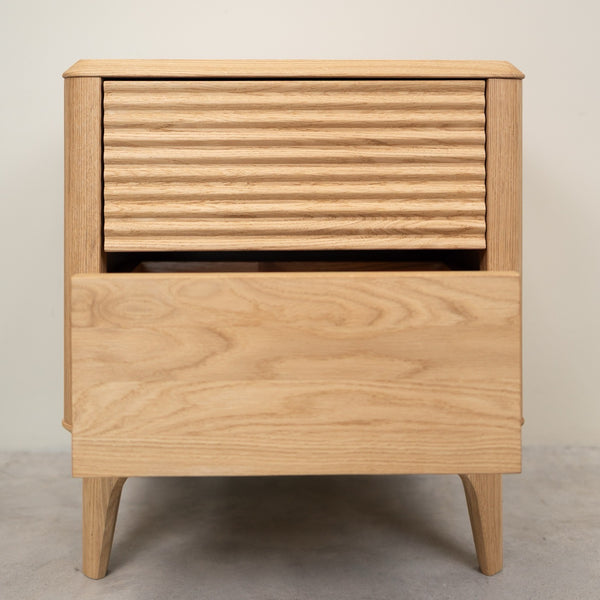 Oxford 2 solid oak bedside table | NordicStory