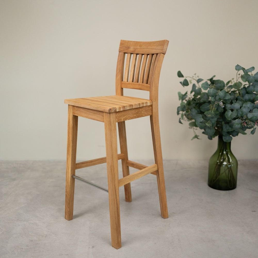 Provance solid oak bar stool | NordicStory