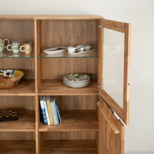 Escandi 3 solid oak display cabinet | NordicStory
