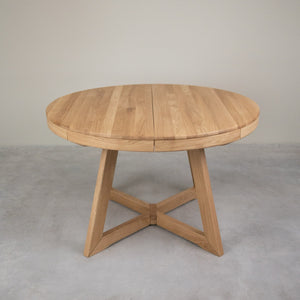 Valencia Extendable Solid Oak Dining Table | NordicStory