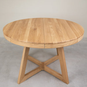 Valencia Extendable Solid Oak Dining Table | NordicStory