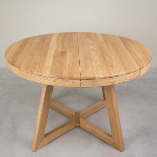 Valencia Extendable Solid Oak Dining Table | NordicStory