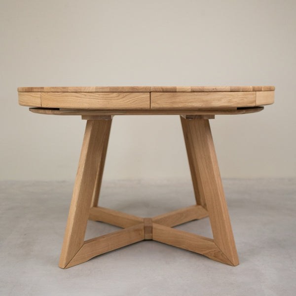 Valencia Extendable Solid Oak Dining Table | NordicStory