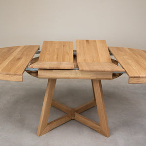 Valencia Extendable Solid Oak Dining Table | NordicStory