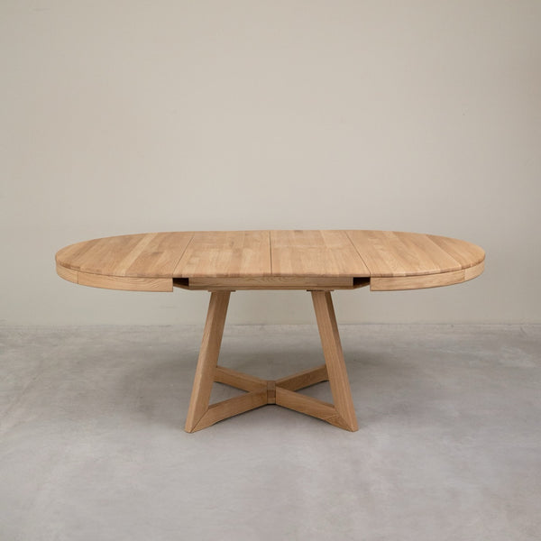 Valencia Extendable Solid Oak Dining Table | NordicStory