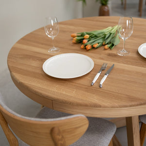Valencia Extendable Solid Oak Dining Table | NordicStory