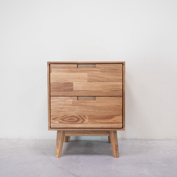 Mesita de noche de madera maciza de roble Escandi