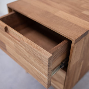 Mesita de noche de madera maciza de roble Escandi