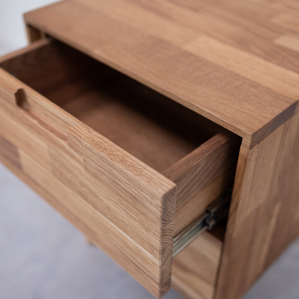 Mesita de noche de madera maciza de roble Escandi