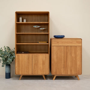 Vitrina de madera maciza roble Geneva 2 RobleStore NordicStory