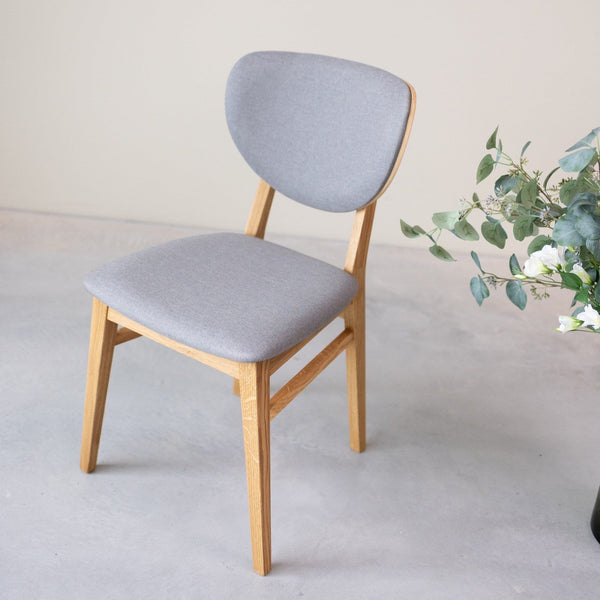 Pack de 2 o 4 Sillas de Comedor Nova, Estructura de Madera Maciza de Roble, Tapizado | NordicStory